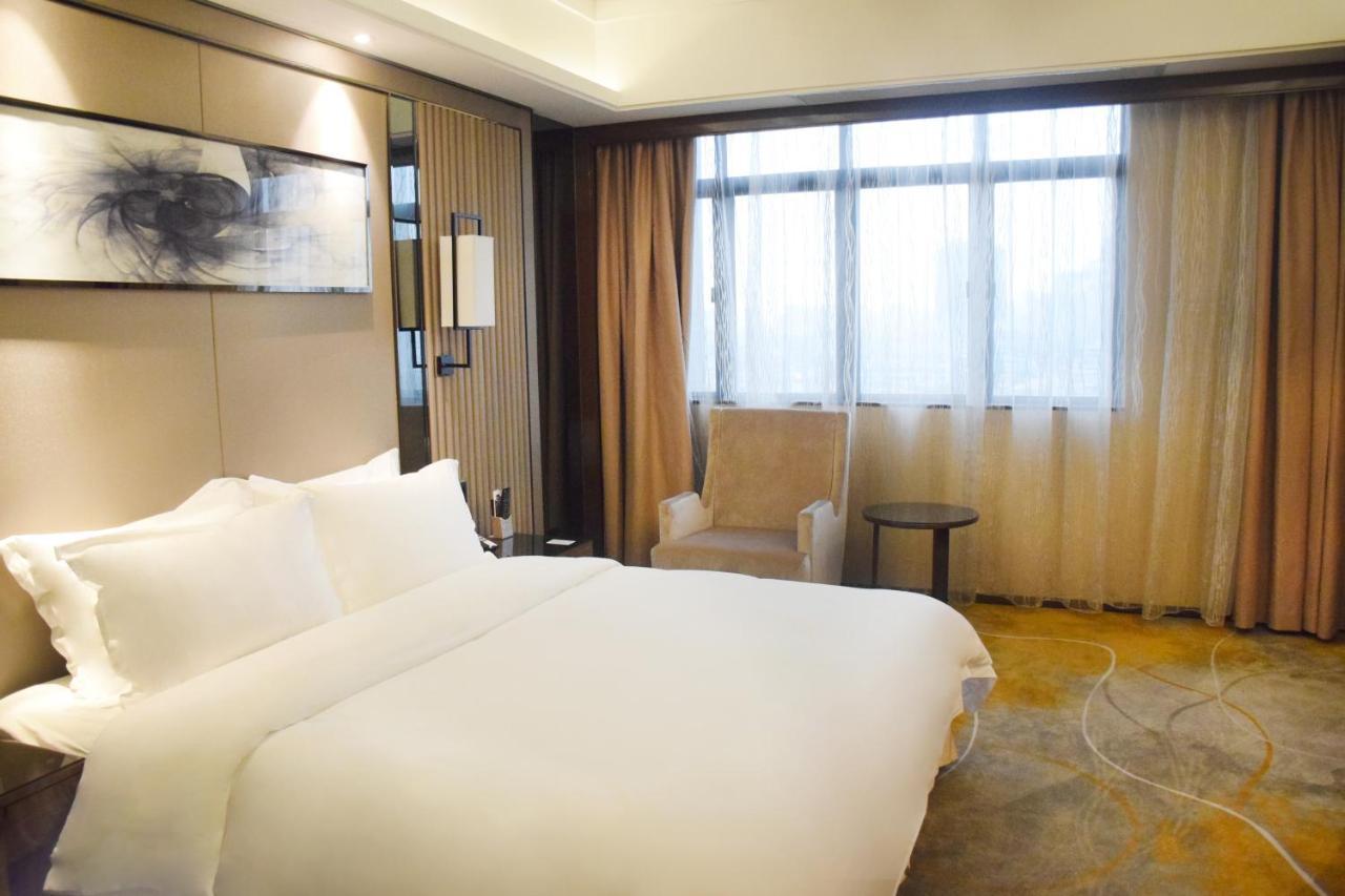 Ramada Foshan Hotel Bagian luar foto