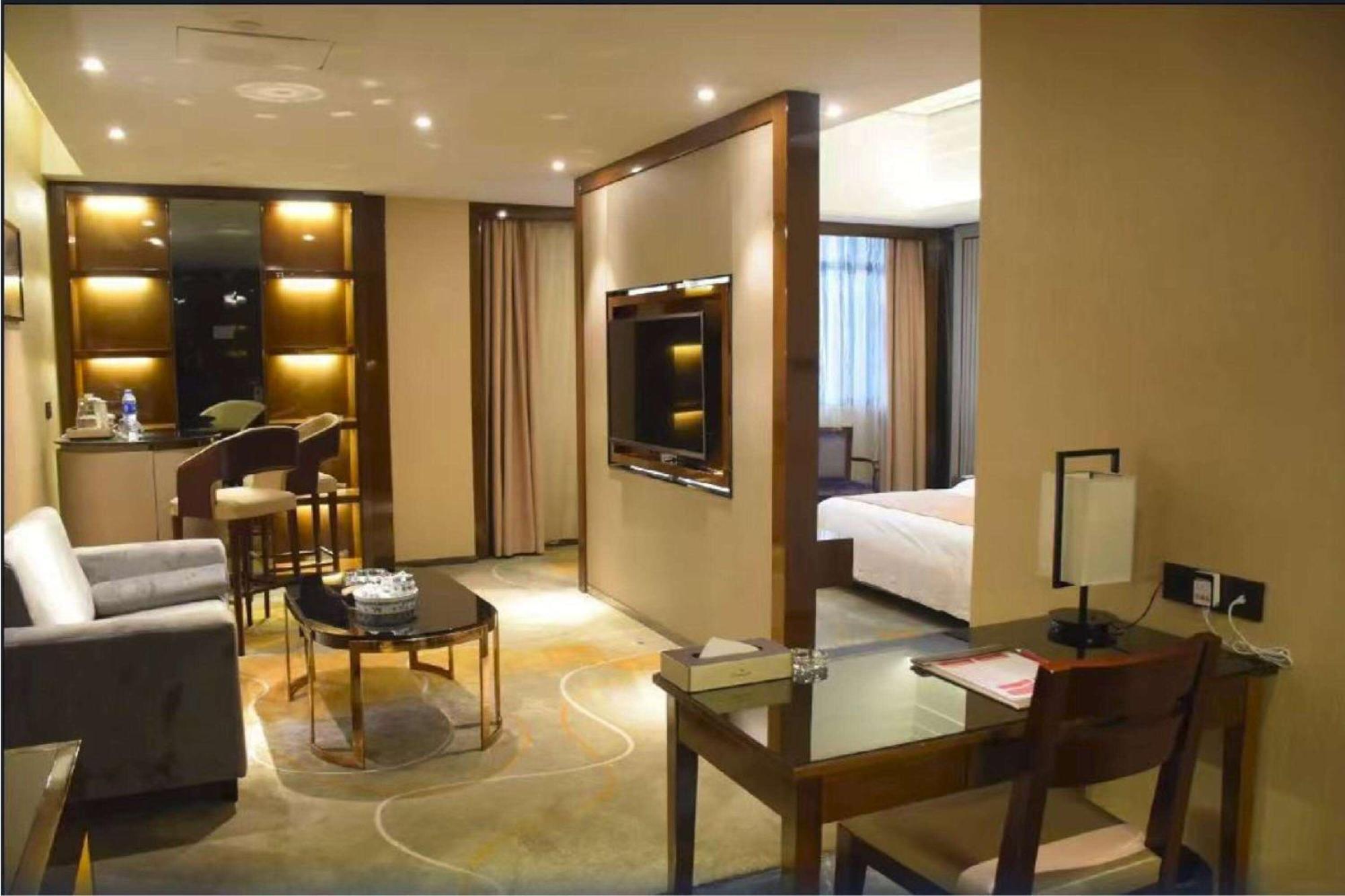 Ramada Foshan Hotel Bagian luar foto