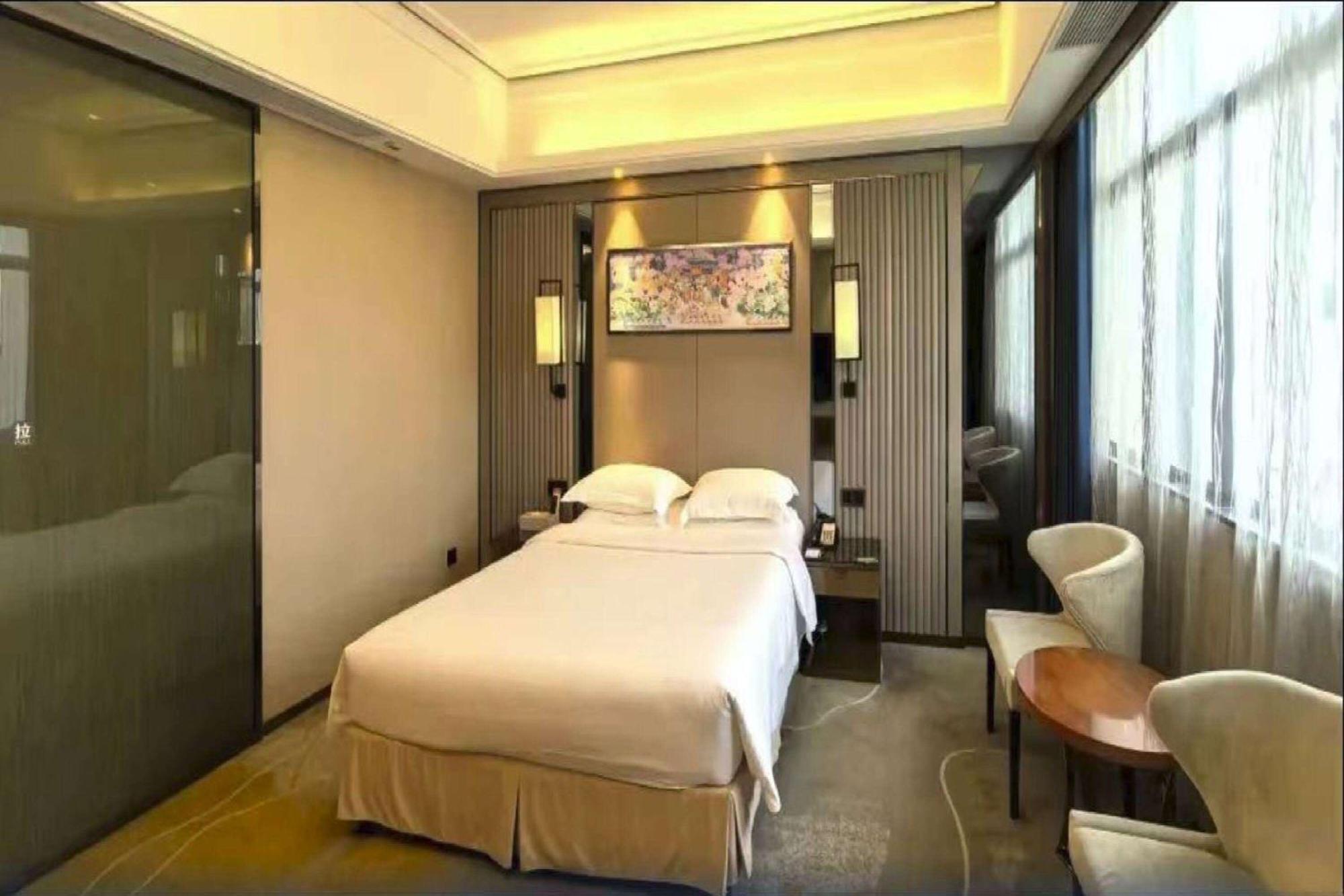 Ramada Foshan Hotel Bagian luar foto