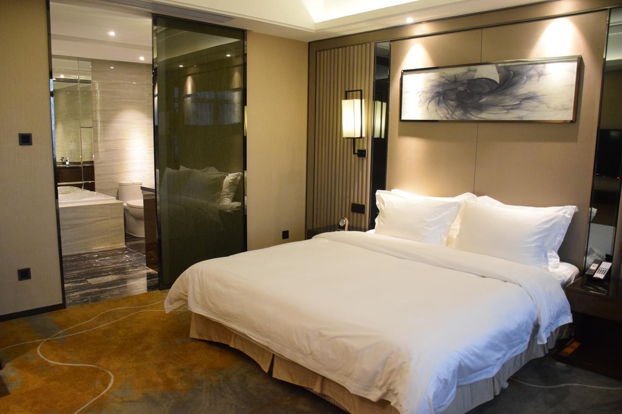 Ramada Foshan Hotel Bagian luar foto