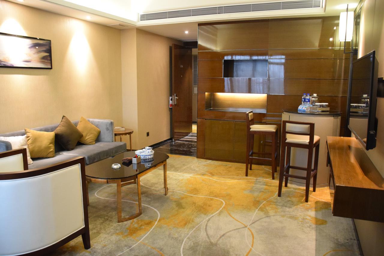 Ramada Foshan Hotel Bagian luar foto