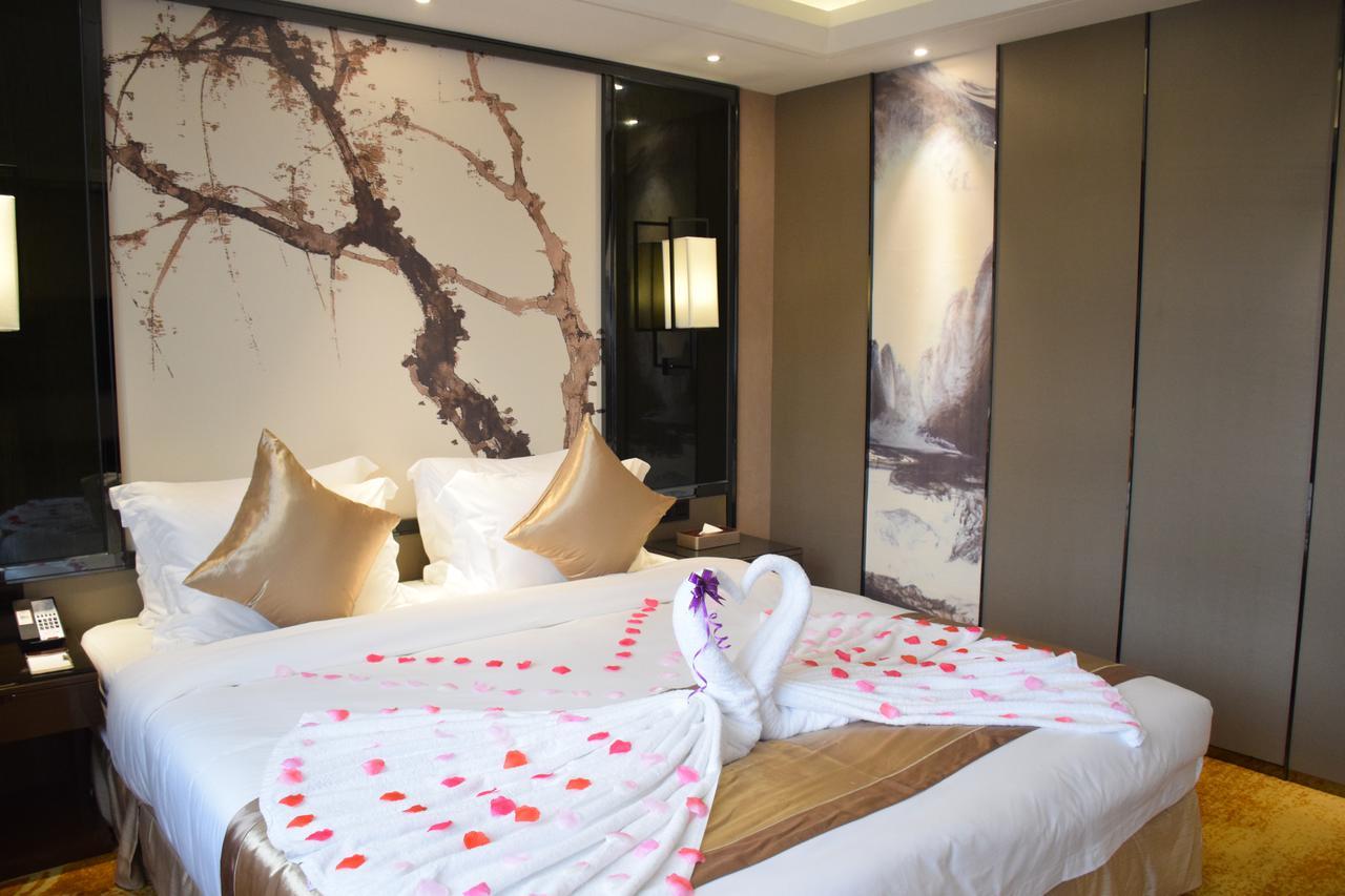 Ramada Foshan Hotel Bagian luar foto