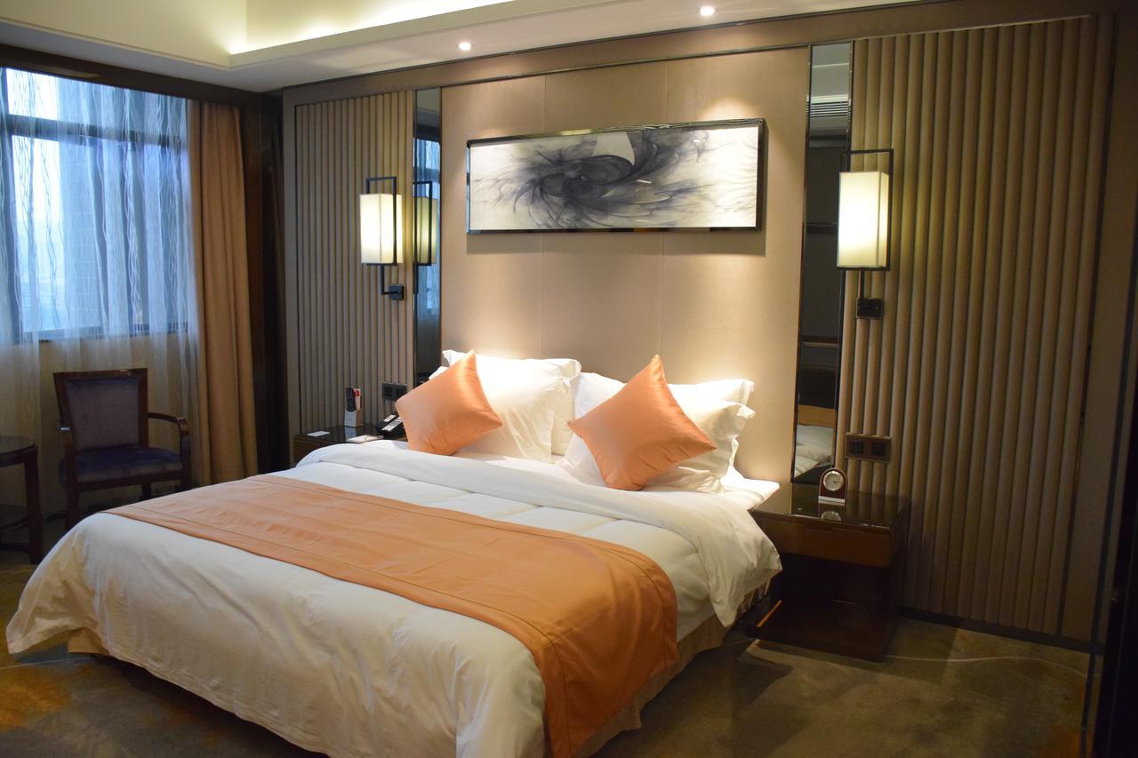 Ramada Foshan Hotel Bagian luar foto